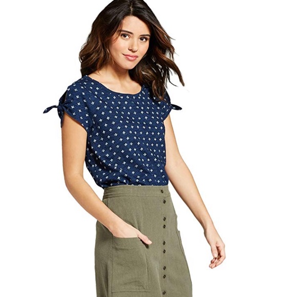 Universal Thread Tops - Universal Thread Wide CrewNeck Tie Sleeve Blouse